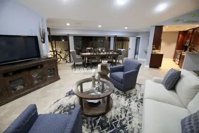 Image de Spacieux, ouvert, lumineux, méticuleusement soigné, Condo 2 chambres