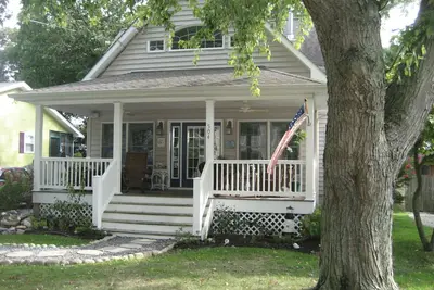 Image de Paradise Found-cottage quelques maisons à la plage-Couchers de soleil spectaculaires-Animaux acceptés