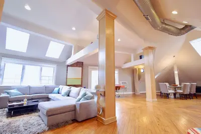 Image de Luxe Hyde Park Penthouse, 6 min du centre-ville de Cinci