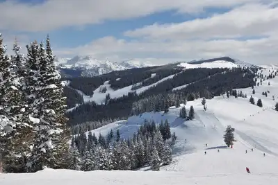 Image de \"Excellent tarif\" - Marche en télécabine, chaise 8, jacuzzis, sauna, restaurants et boutiques