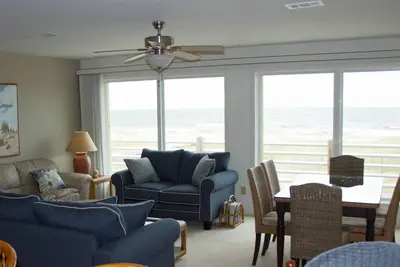 Image de Magnifique vue depuis ce chalet 4 chambres 3 salles de bain Oceanfront