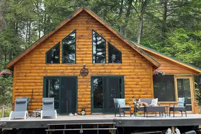 Image de Island Getaway On Great Pond (bateau requis)