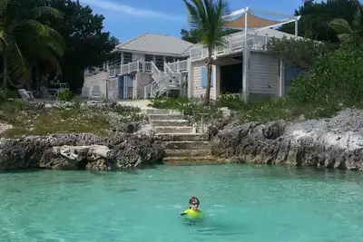 Image de Oceanfront Caraïbes dans les magnifiques Bahamas! Abordable, familial!