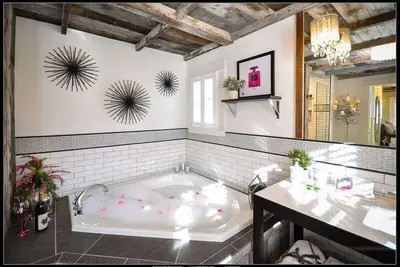 Image de The Tiger Lily Inn - Tiger’s Den * Retraite romantique avec cheminée et bain à remous