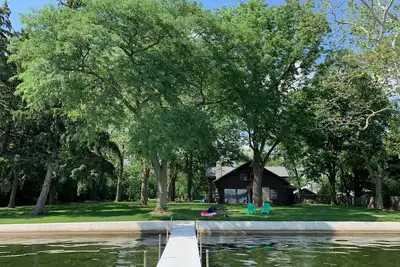 Image de Superbe cabane en bord de lac