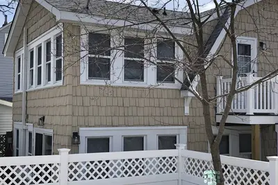 Image de Bond Ave, Lavallette. . . Awesome Beach Block Lower Apartment