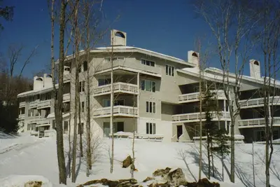 Image de Spacieux condo mis à jour près des pistes (condo Paradise)