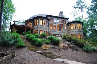 Image de Maison d'accès au lac avec belle vue sur le lac - Reynolds Lake Oconee. Nouveau sur Vrbo