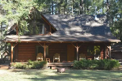 Image de Retraite Riverfront Farwood Cabin