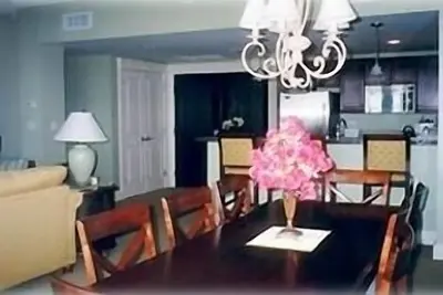 Image de Vue imprenable sur la baie et couchers de soleil dans le Grand Sandestin!