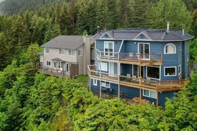 Image de Cliff Top Townhouse - Trois Chambres Appartement, Couchages 8