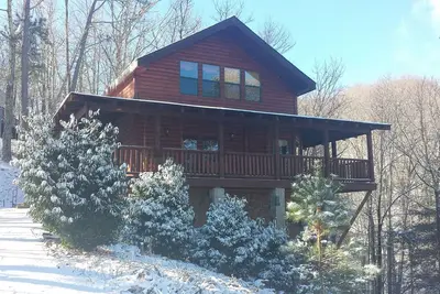 Image de $ 155par nuit 6 / 13-20, à la frontière du parc national Gsm avec bain à remous, sauna et jacuzzi