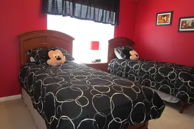 Image de Maison de ville spacieuse 3br à 3 miles de Disney