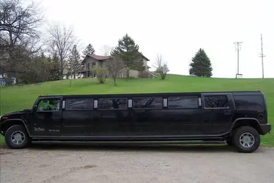 Image de Incroyable maison de 4800 pieds carrés avec vue sur le lac! Limousine Hummer / ou bus disponible