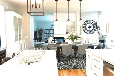 Image de Exquis, Contemporain 4 Bd / 3ba Proche De Mayo.