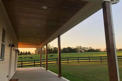 Image de Maison familiale nouvellement construite au coeur du pays du cheval du Kentucky