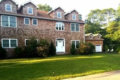 Image de Hamptons 6 chambres / 5 salles de bain, avec piscine chauffée. Près de la ville / plage / train