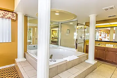 Image de Superbe 2 Chambres Au Resort Des Lacs Proche De Disney Universal Sea World