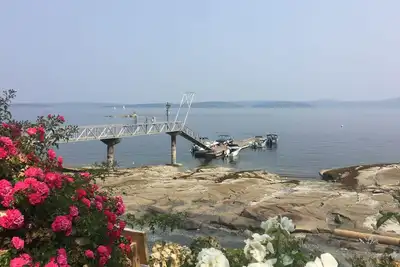 Image de Inn of the Sea Waterfront 2 chambres 2 salles de bain + piscines & quai Nanaimo / Yellow Point