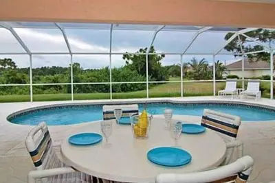 Image de Propriété exécutif plein sud avec piscine et terrasse