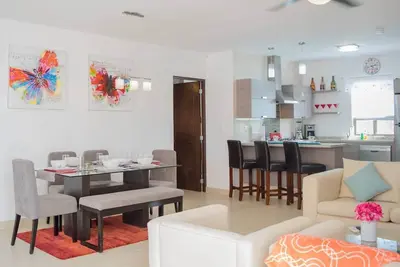 Image de Penthouse moderne, 3 chambres sur le toit privé avec jacuzzi, vue sur l'océan