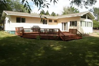 Image de Maison de vacances sur la rivière Missouri, 3 ch, 2 salles de bain pour 10 personnes,