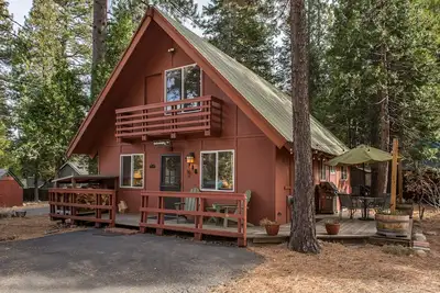 Image de Charmant chalet acceptant les animaux de compagnie / Super emplacement / À pied du lac