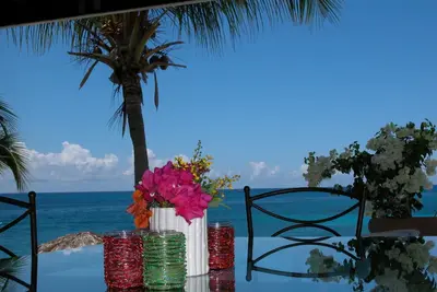 Image de Villa en bord de mer avec vue imprenable - 2br à Pelican Key