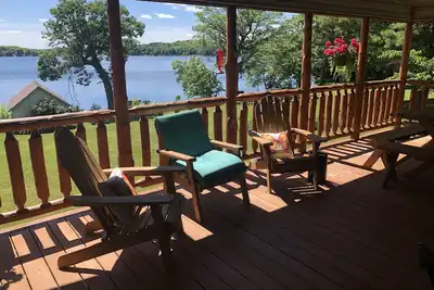 Image de Beau cadre entre 2 lacs. Grande pêche et baignade.