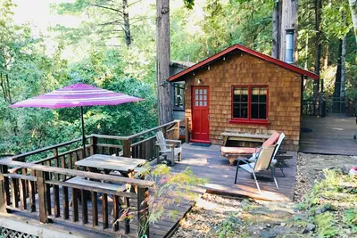 Image de The Treehouse - un romantique Russian River Retreat