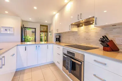 Image de Brand New Avec La Meilleure Vue! / Ground Flr / 2 Bdrm / Remodel Designer!