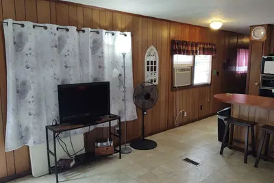 Image de Mobile Home vraiment mignon et spacieux pouvant accueillir 8 personnes à Lake Sam Rayburn, Tx - # 7