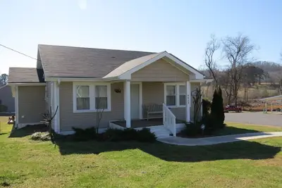 Image de \"Nouvelle liste de chalets\" Lake Guntersville \"