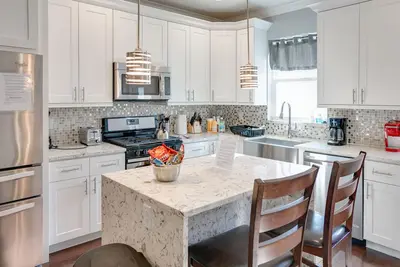 Image de Tout nouveau patio 4bd / 3Bath et immense terrasse sur le toit. Vues incroyables!