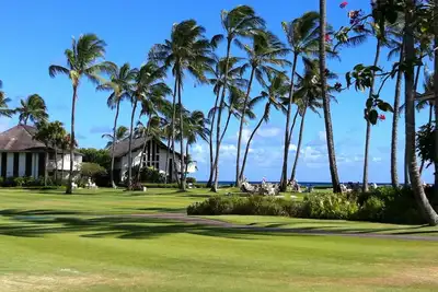 Image de Kiahuna Plantation Ocean View -Juste REMODELÉ, rez-de-chaussée, à quelques pas de la plage!