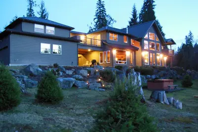 Image de Cowlitz River Home - Réservez maintenant pour les séjours d'automne et d'hiver