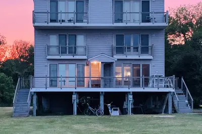 Image de Masterpiece contemporain avec une profonde privée Pier eau, kayak tandem inclus