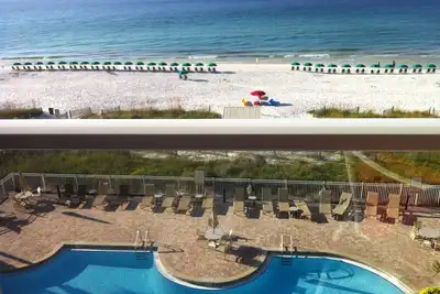 Image de Beachfrnt on Gulf: sable blanc moelleux, piscine chauffée / spa: 7 / 13-15; 9 / 7-10