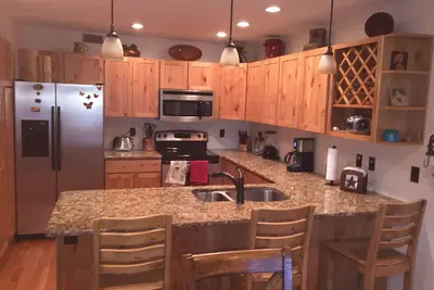 Image de Escapade week-end d'hiver! 3br, 2 chambres familiales! Spa privatif. Marchez vers la rue principale