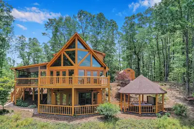 Image de Luxueux, cabane isolée, avec belvédère couvert Hot-Tub (+ Amazing View)