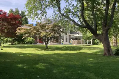 Image de Belle maison isolée. À quelques minutes de Sachuest / Second Beach et de Newport!