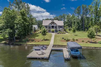 Image de Belle maison au bord du lac, Amazing Big Water Views