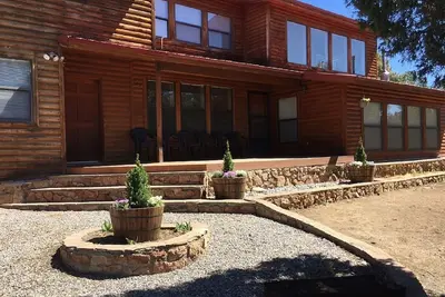 Image de Belle Multi. 4bdrm familiale. Chalet \"El Vado Lake\" avec Jaccuzi