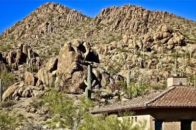 Image de Expérience authentique de Tucson: boue Adobe Casita nichée dans un canyon parmi la faune