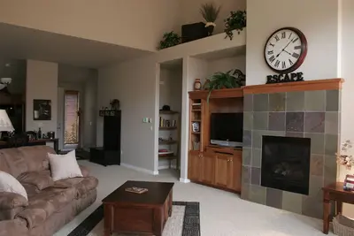 Image de Luxe Eagle Crest Condo- Spa privatif, cheminée, Wifi gratuit!