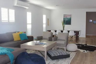 Image de Nest By The Sea Torquay - Promenade à la plage, aux parcs et au terrain de jeux