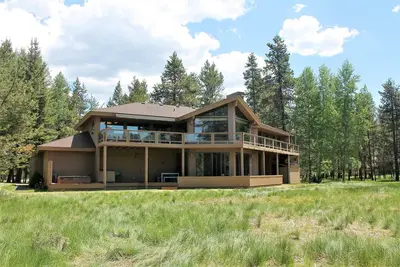 Image de Maison privée au bord de la rivière avec vue panoramique, bain à remous - Passes Sharc