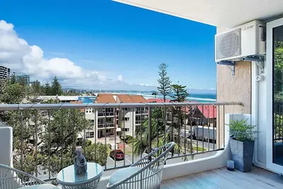 Image de Kirra Gardens 15 - Kirra Point Beachfront - 3 nuits!