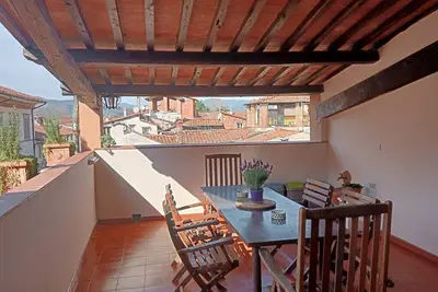 Image de Terrasse Couverte étonnante vue sur le toit! Toutes les fenêtres ont Mosquito Screens