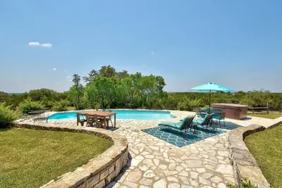 Image de Ranch privé de 300 acres - Vues à 360 degrés depuis le porche enveloppant